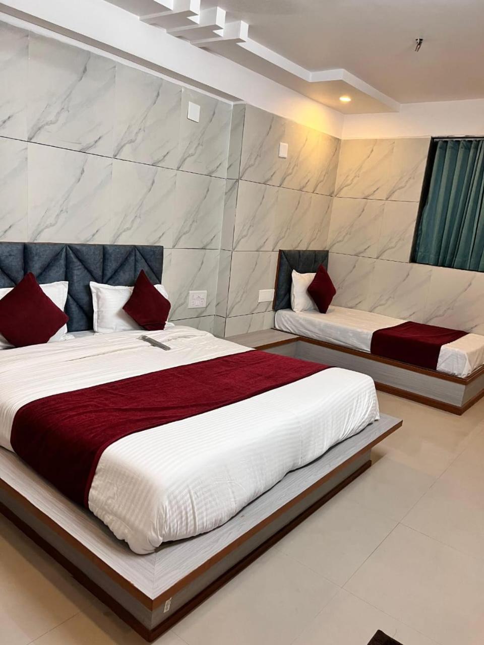 Hotel The Grand Pritam Gandhinagar Dış mekan fotoğraf