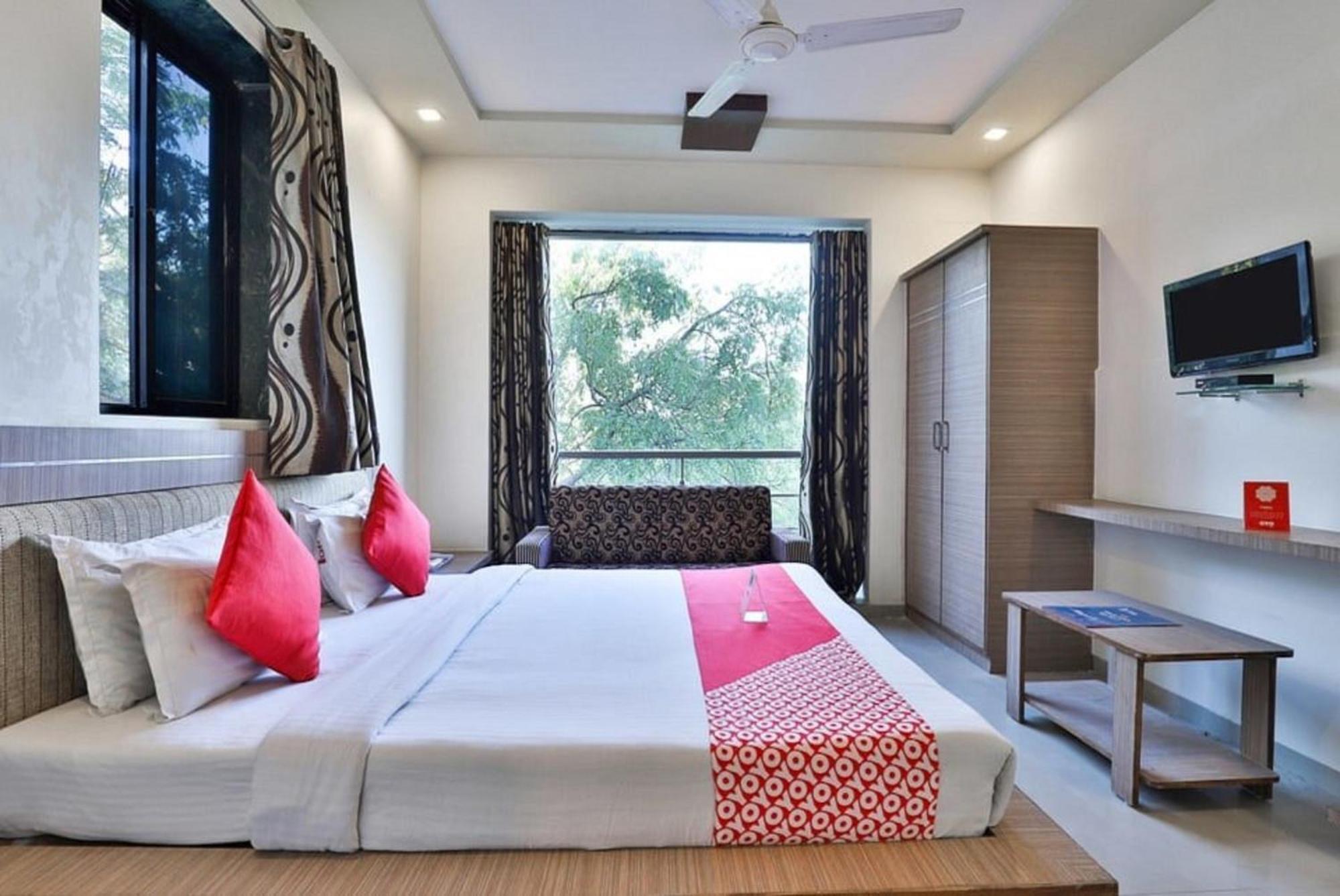 Hotel The Grand Pritam Gandhinagar Dış mekan fotoğraf