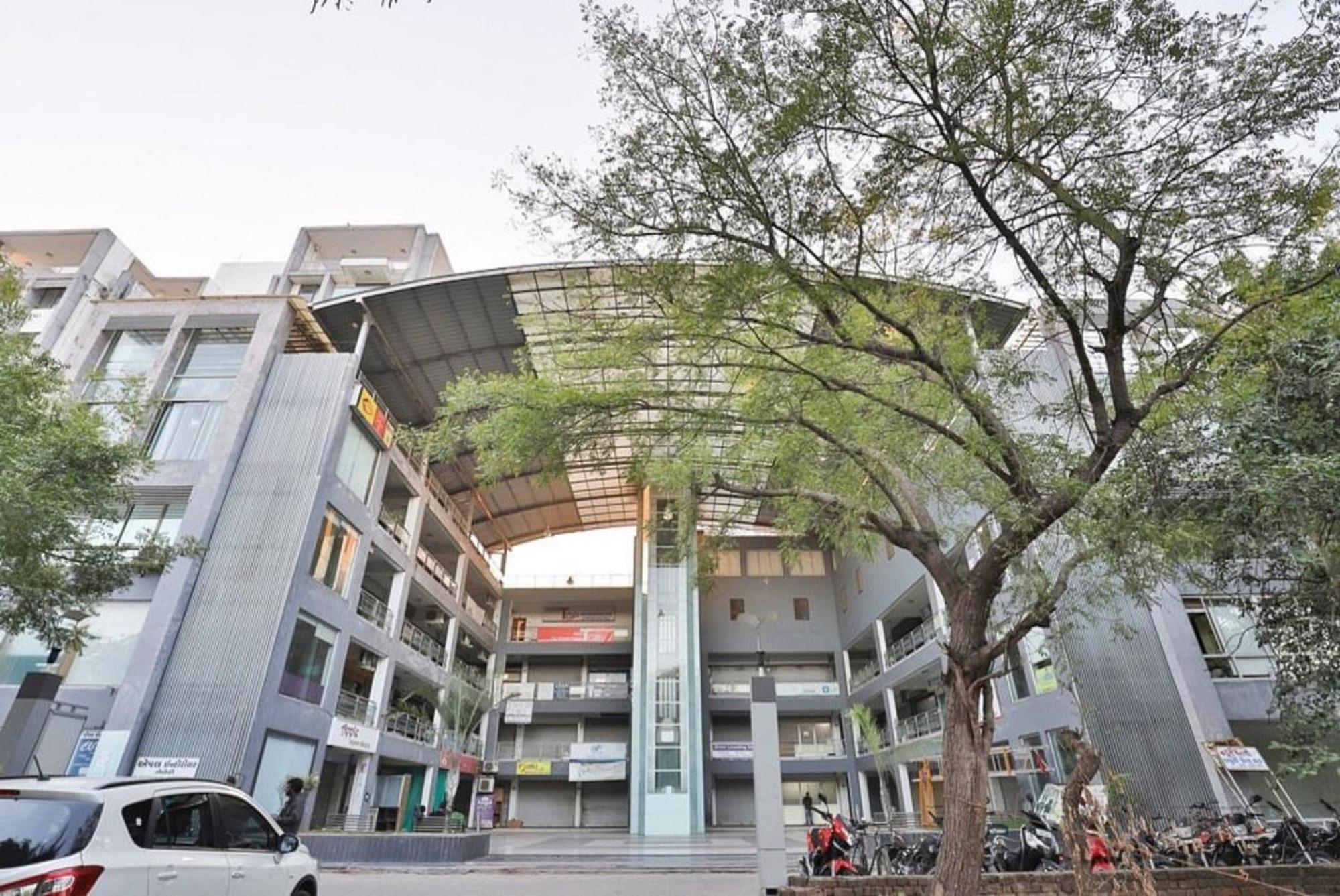 Hotel The Grand Pritam Gandhinagar Dış mekan fotoğraf