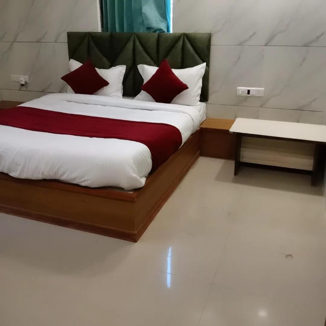 Hotel The Grand Pritam Gandhinagar Dış mekan fotoğraf