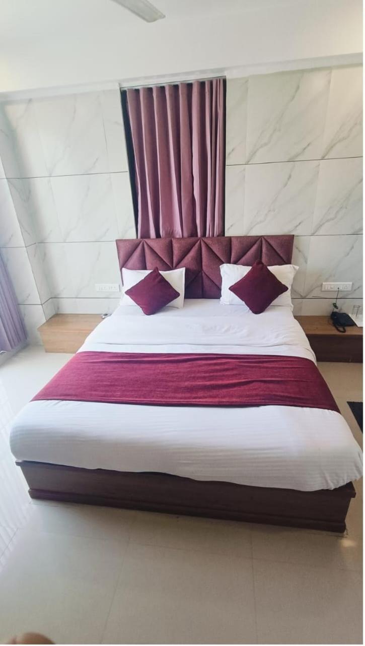 Hotel The Grand Pritam Gandhinagar Dış mekan fotoğraf